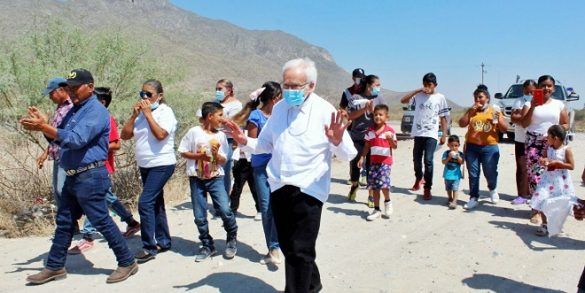 RAUL VERA OBISPO EMERITO SALTILLO EN LA LAGUNA CAMPAMENTO CONTRA CHEMOURS