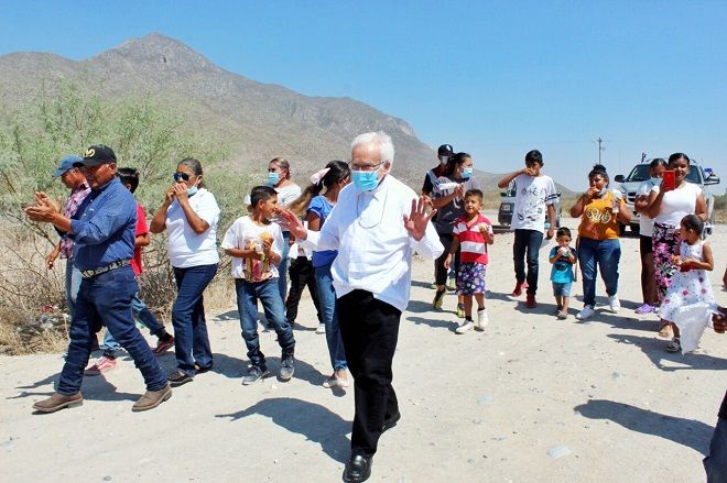 RAUL VERA OBISPO EMERITO SALTILLO EN LA LAGUNA CAMPAMENTO CONTRA CHEMOURS