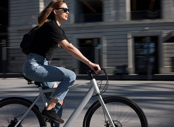 mujer en bicicleta woman ride bike