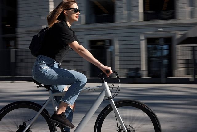 mujer en bicicleta woman ride bike