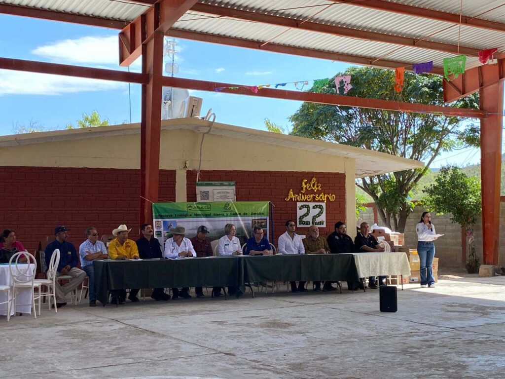 Presídium de la asamblea ordinaria abierta de Fundación Jimulco por el 22 aniversario